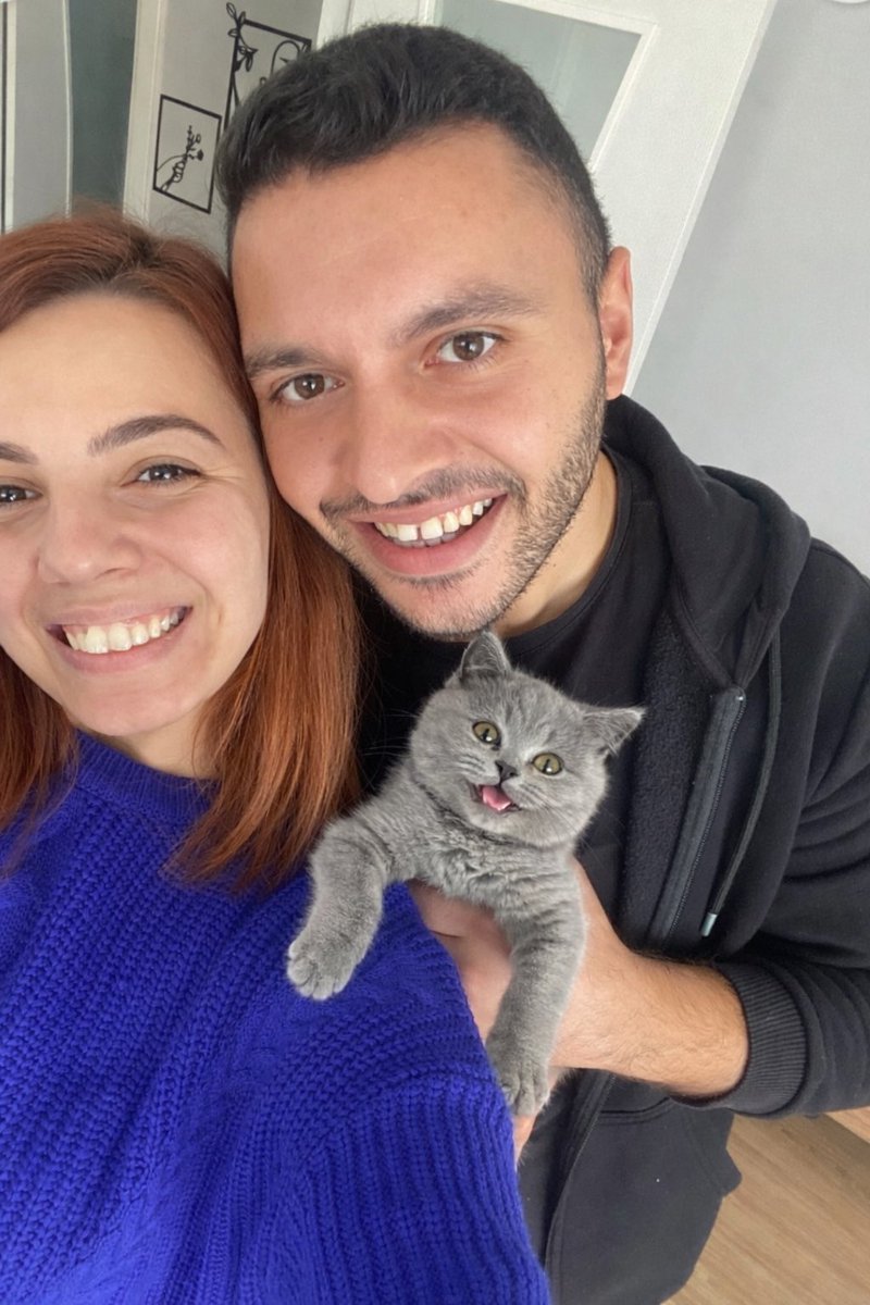 Ahaahahah anneeem totosunu yidiğim keşke böyle gülebilsen 🥲