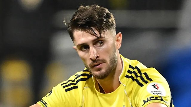 Ennes_Gs's tweet image. Türkiye Süper Liginde 6 Maçtır SARI KART görmeyen İsmail Yüksek Avrupa Liginde 6 maçta 4 SARI KART gördü. 

Fıkra bu kadar 🟨  #FCSBvFB