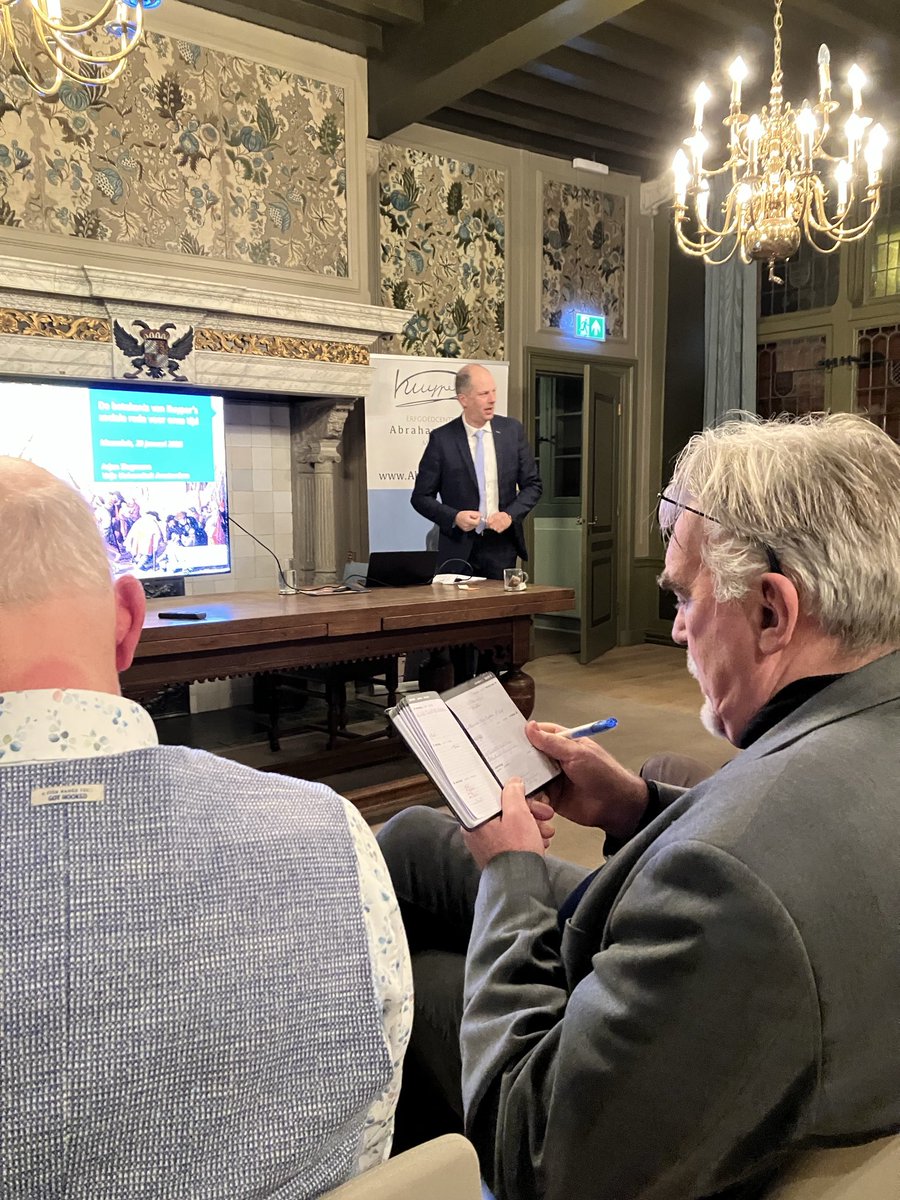 kuyper1920's tweet photo. Mooie lezing van prof.dr. Arjen Siegmann van de VU over het Christelijk-Sociaal denken van Kuyper en wat dat teweeg bracht.
⁦@VUhistoricus⁩ 
⁦@ArjenSiegmann⁩ 
⁦@RodiMaassluis⁩ https://t.co/zJovyDCTuO