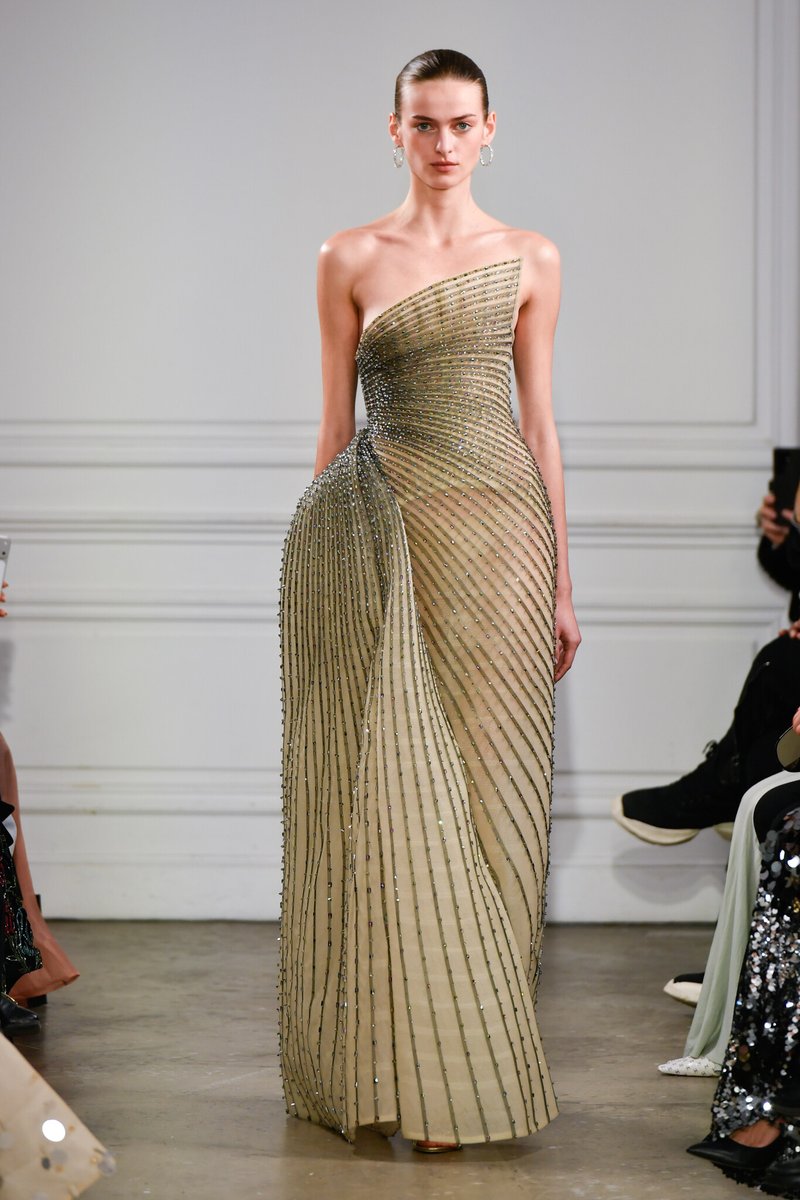 kendam_com's tweet photo. Phan Huy Spring Summer 2026 Haute Couture collection fashion show at Paris Couture Week SS26 (January 29, 2026) https://t.co/5MVlCzbL22

#PhanHuy #Hautecouture #SS26HC #Runway #CoutureWeek #Paris #FashionWeek #Kendam https://t.co/5rhATOwCGH