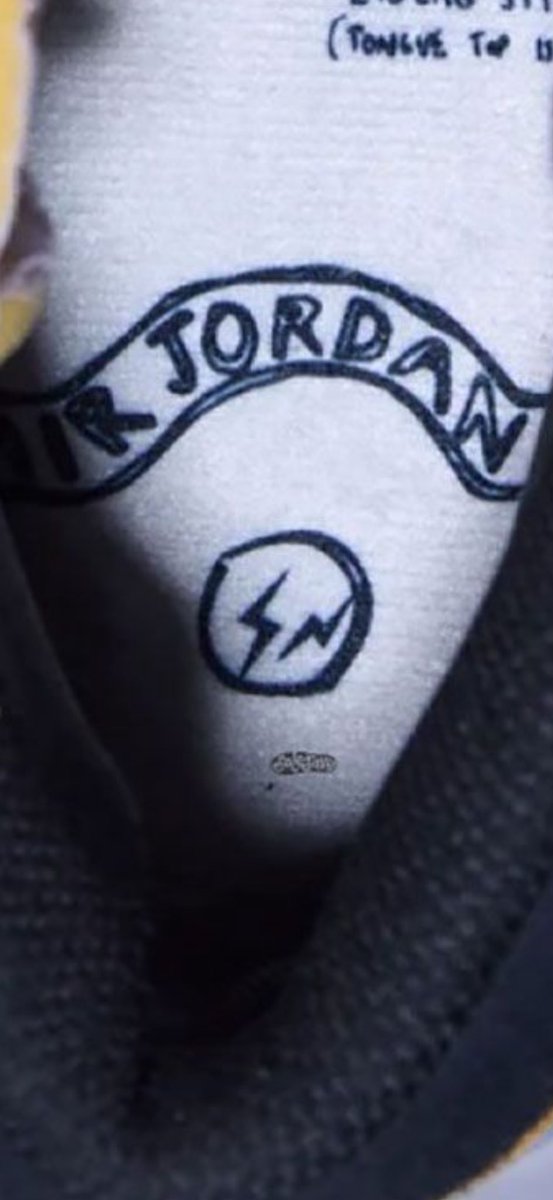 SoleSavy tweet media