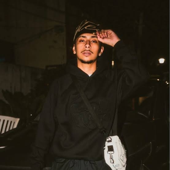 Under News tweet media