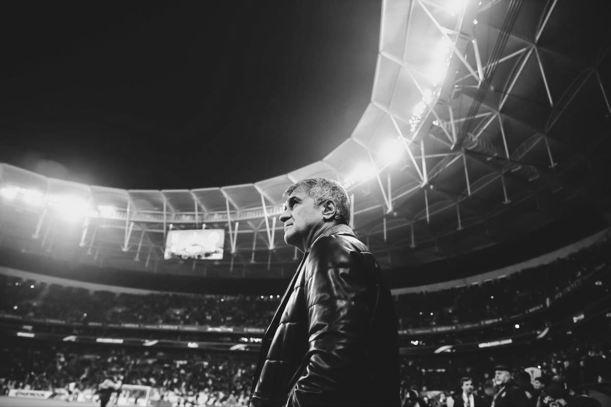 yarama sürdüm hep acı gerçeği
bir seni sevdim bir de seni sevmeyi