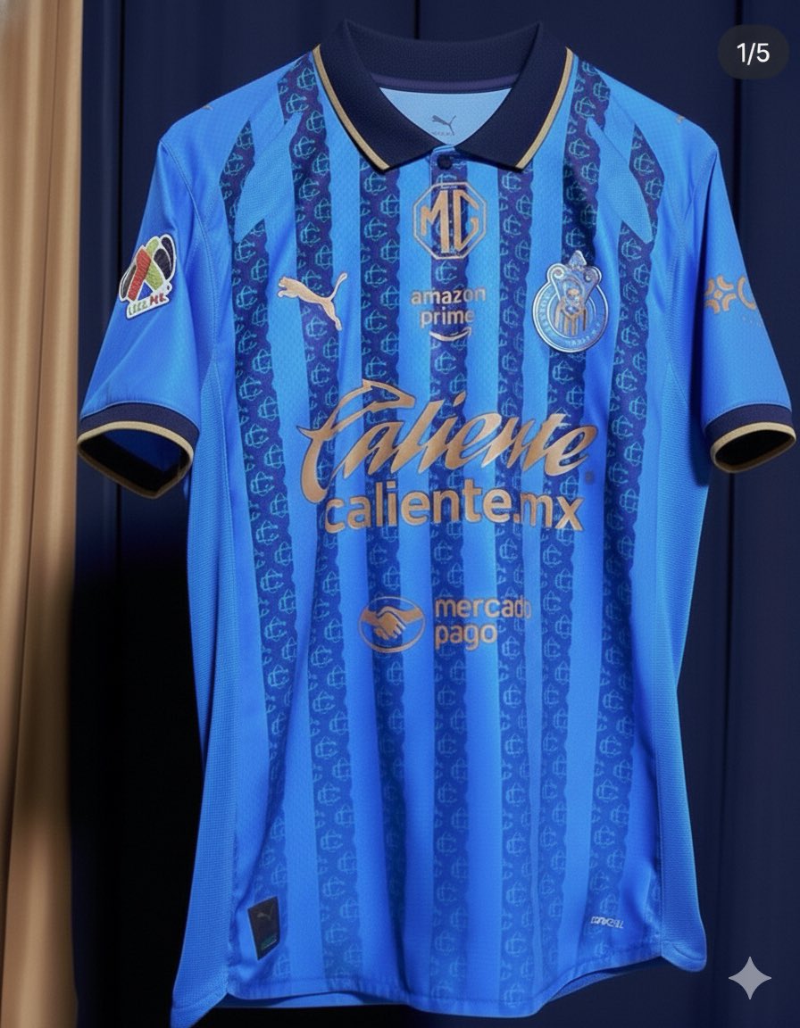 Que les costaba meterle un bonito cuello a la playera? <a href="/PUMAmexico/">PUMAmexico</a> #chivas #puma #jerseychivas