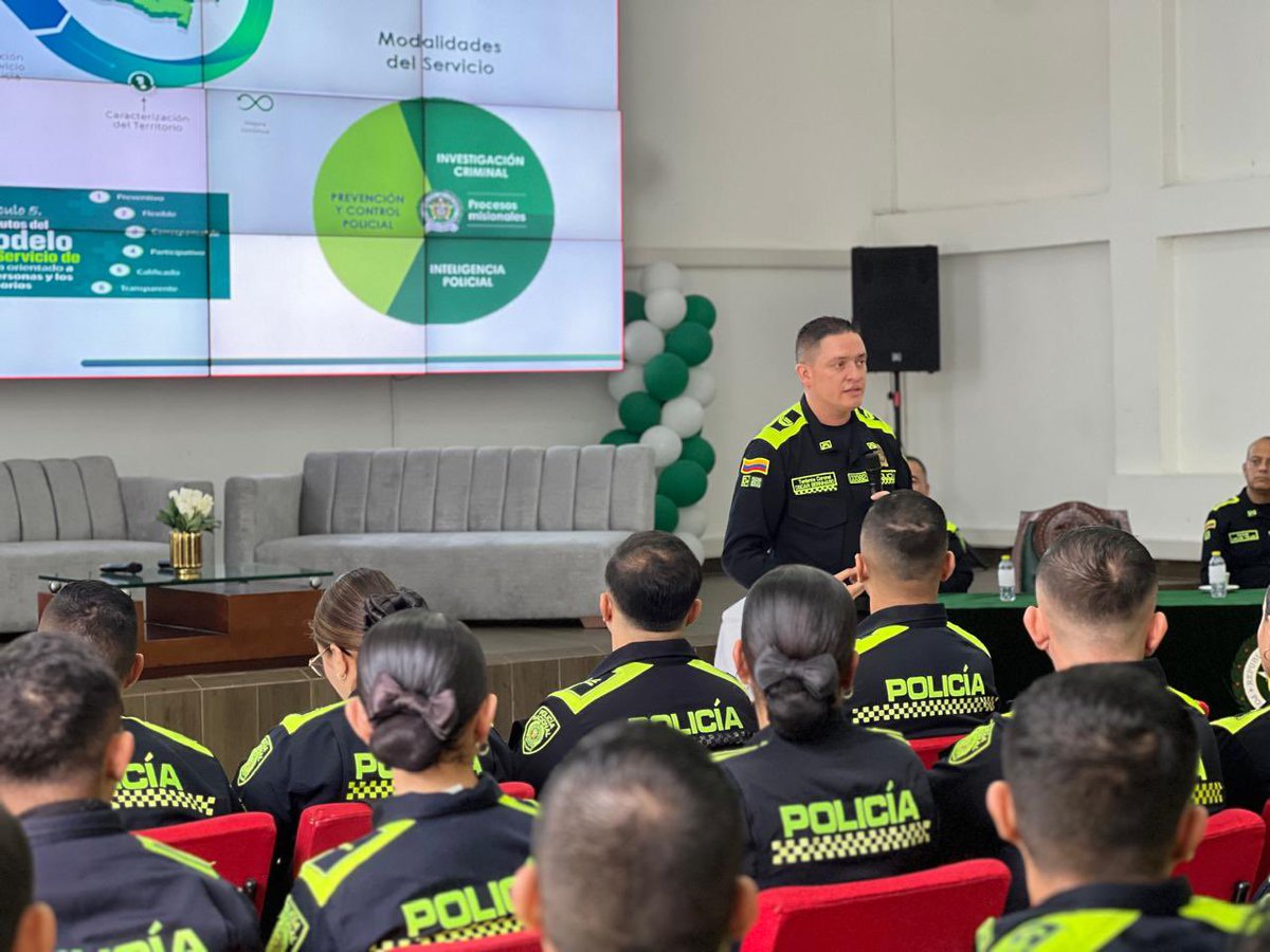 CONVESATORIO GESTIÓN PÚBLICA TERRITORIAL PARA EL SERVICIO DE POLICÍA Y LA CONSTRUCCIÓN DE LA PAZ.

El evento organizado  <a href="/ServicioPolicia/">Jefatura Nacional del Servicio de Policía</a> tuvo como eje principal intercambiar ideas sugerencias y propuestas para el fortalecimiento de la seguridad ciudadana.
#ConDignidadCumplimos