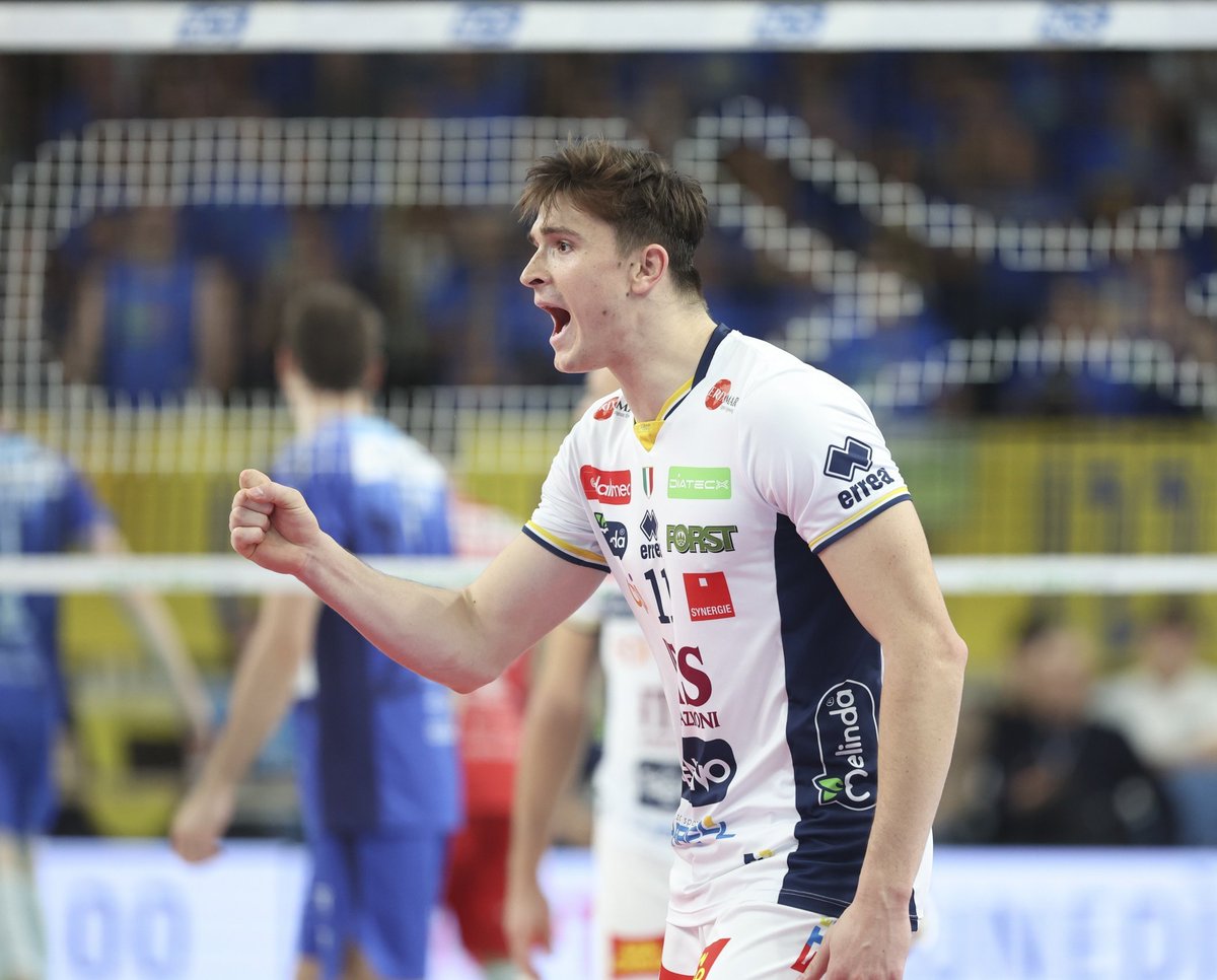 ❗️🇫🇷 THEO FAURE  🆚️
TOURS VB 🇫🇷 (3-2):

▪️ 4️⃣0️⃣ PKT (❗️)
▪️ +29
▪️ 58% skuteczności w ataku (35/60)
▪️ 43% efektywności w ataku
▪️ 5 asów serwisowych 
▪️ 8 zanotowanych obron 

😳😳😳😳😳😳😳😳😳😳😳

🔝🔝🔝🔝🔝🔝

Foto: LegaVolley. 
#CLVolleyM