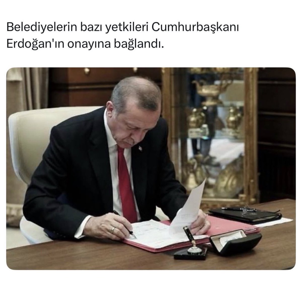 RECEP TAYYİP ERDOGAN BEN YALNIZIM DERKEN İŞTE TAM OLARAK BUNDAN BAHSEDİYORDU.ALLAH YARDIMCIN OLSUN REİSİM…