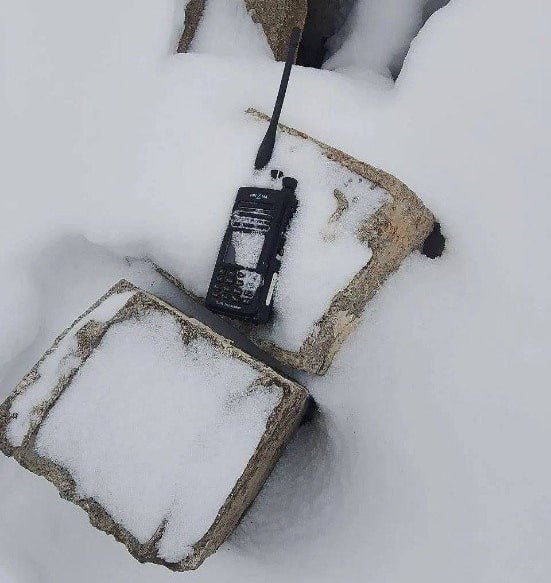 blyskavka_ua's tweet image. ⚡️In the Dolinska community in Zaporizhia, disguised explosive devices in the form of "radios" were found, — local authorities.

The devices are mined, with plastic explosives inside. It is strictly forbidden to approach, touch, move, attempt to disassemble or photograph them up…