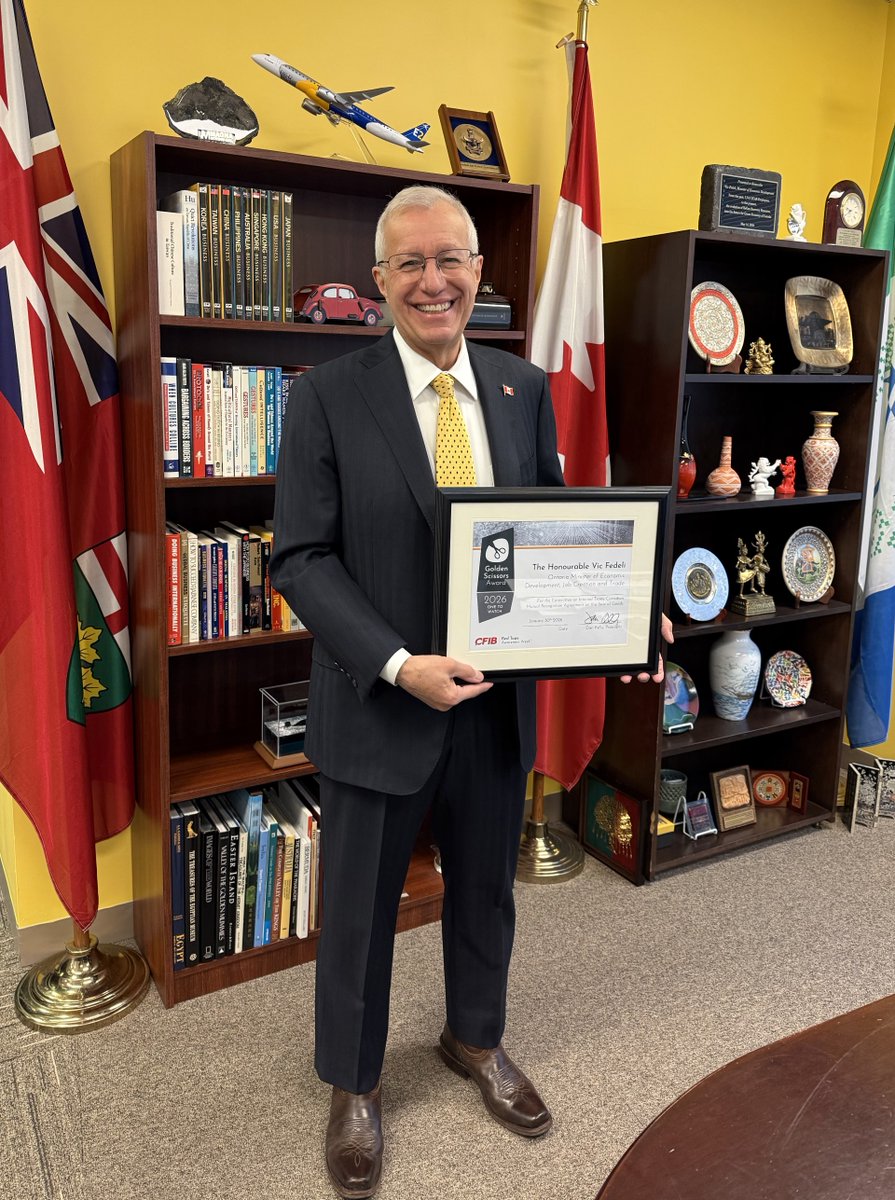 As part of our 17th annual Red Tape Awareness Week™, <a href="/CFIB/">Dan Kelly</a> today awarded Hon. <a href="/VictorFedeli/">Victor Fedeli</a>  (Minister of Economic Development, Job Creation and Trade) with a “One to Watch” Golden Scissors Award for Ontario’s role in the Committee on Internal Trade’s Canadian Mutual Recognition