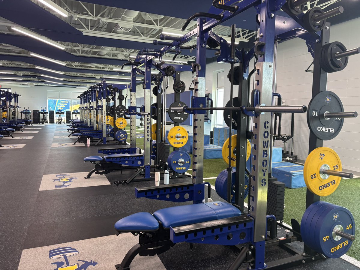 CableAlexsis's tweet photo. another great day in #PokeNation 🤠☀️ proud of this team for gettin after it this week!! https://t.co/PdAK3R31YD