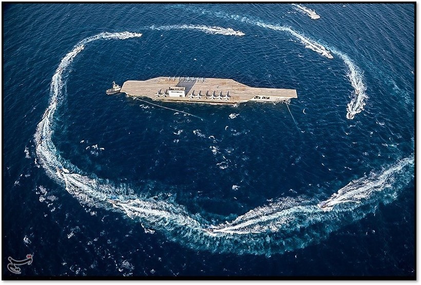 Un portaaviones no se hunde con un golpe: la lección iraní de 2020

En 2020, durante el ejercicio Great Prophet 14, el Cuerpo de la Guardia Revolucionaria Islámica atacó un portaaviones ficticio construido a imagen de uno de la US Navy.

Qué ocurrió realmente:
– Impactos de