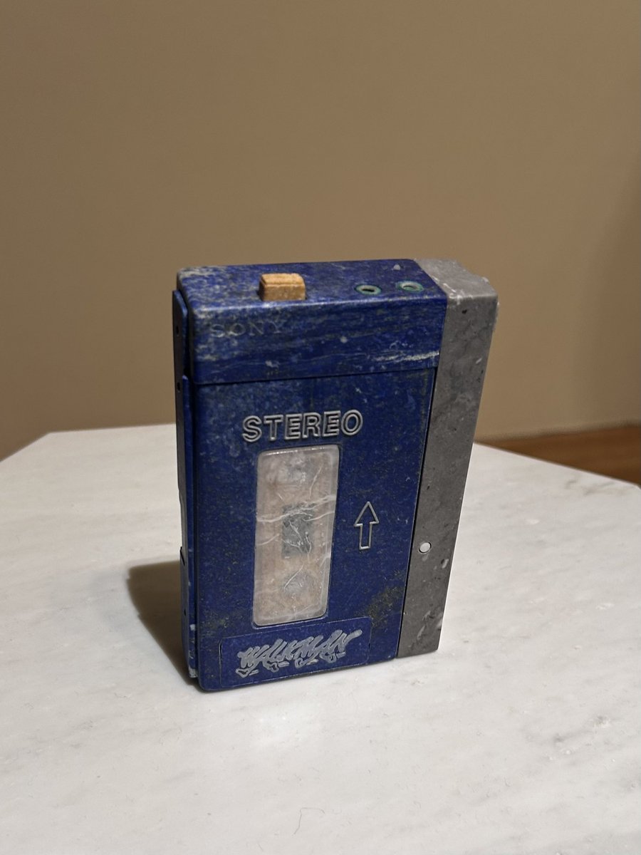 この作品の実物、最初は現代アート的なやつだなと思って見終えたん