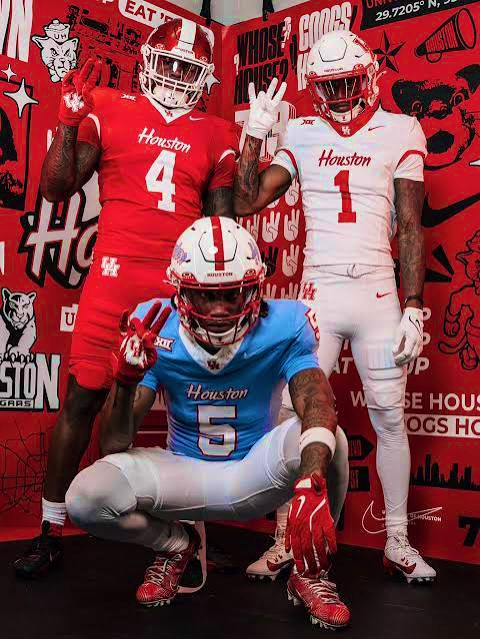 KhyjahmeeRoss's tweet photo. #AGTG I’m blessed to receive an offer from the University of Houston @KWhitley20 @TheBHanspardII @coachsjacksonjr @LancasterFBwebo @Coachtrice8 @UHCougarFB https://t.co/wYFoDvtyGZ