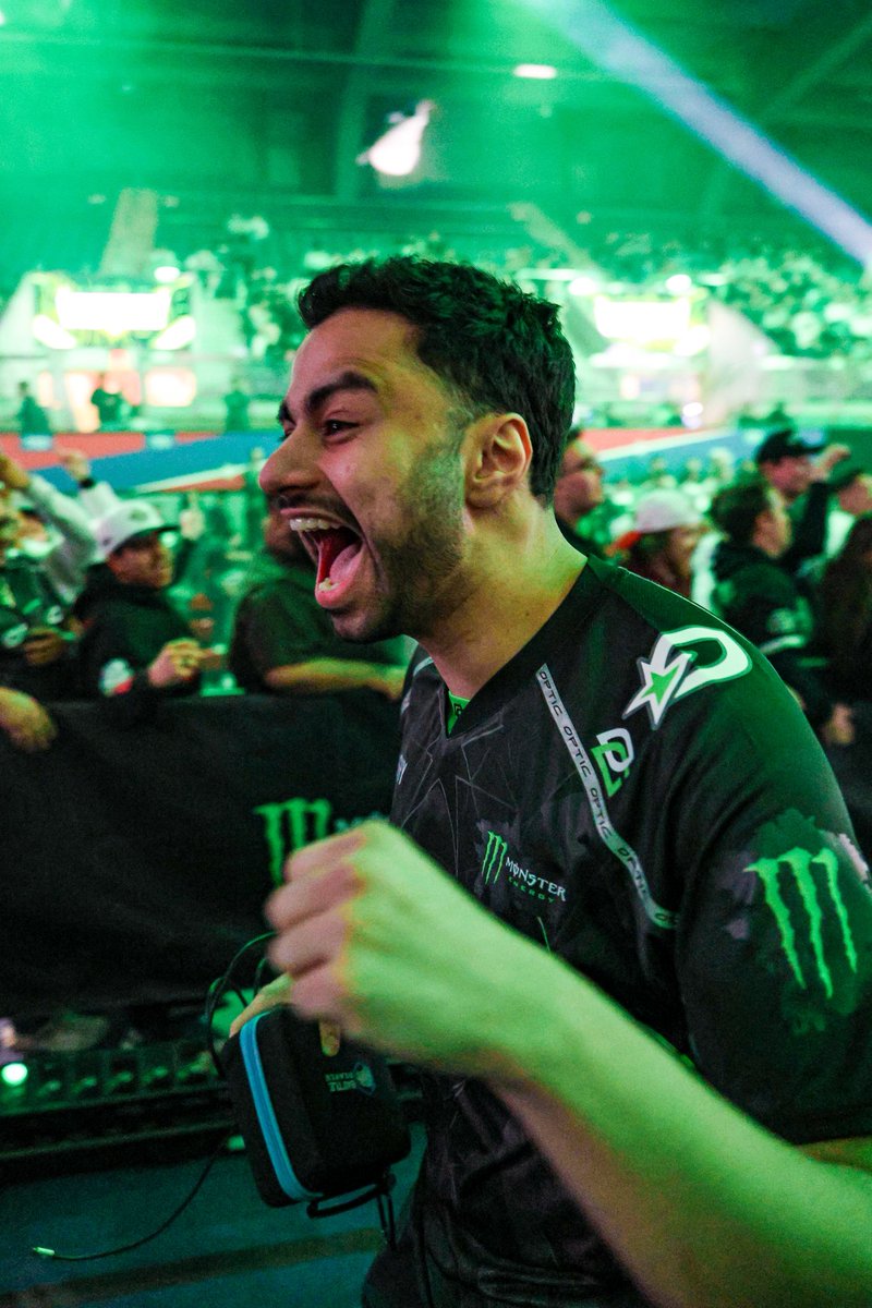 teddward_'s tweet photo. #GREENWALL 3-0 https://t.co/pzDFNHB5Je
