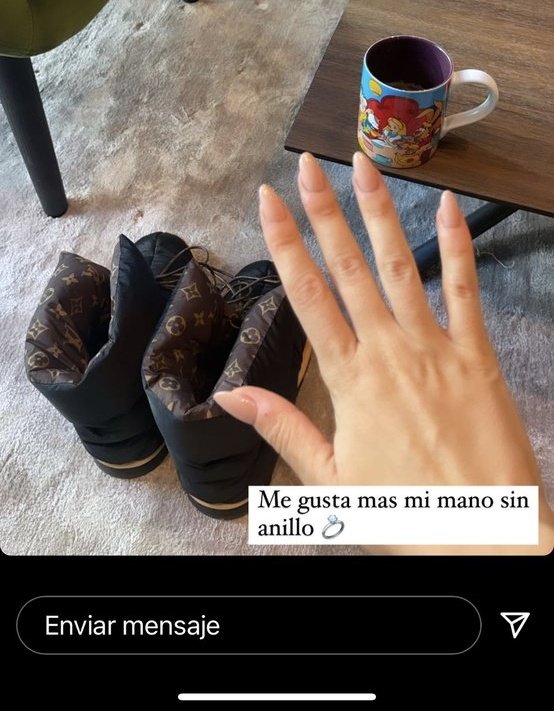 Estaba hablando por telefono con mi novia y le dije chau te amo y ella solo me dijo CHAU