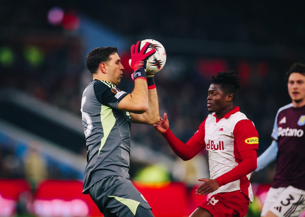 Emi Martínez tweet media