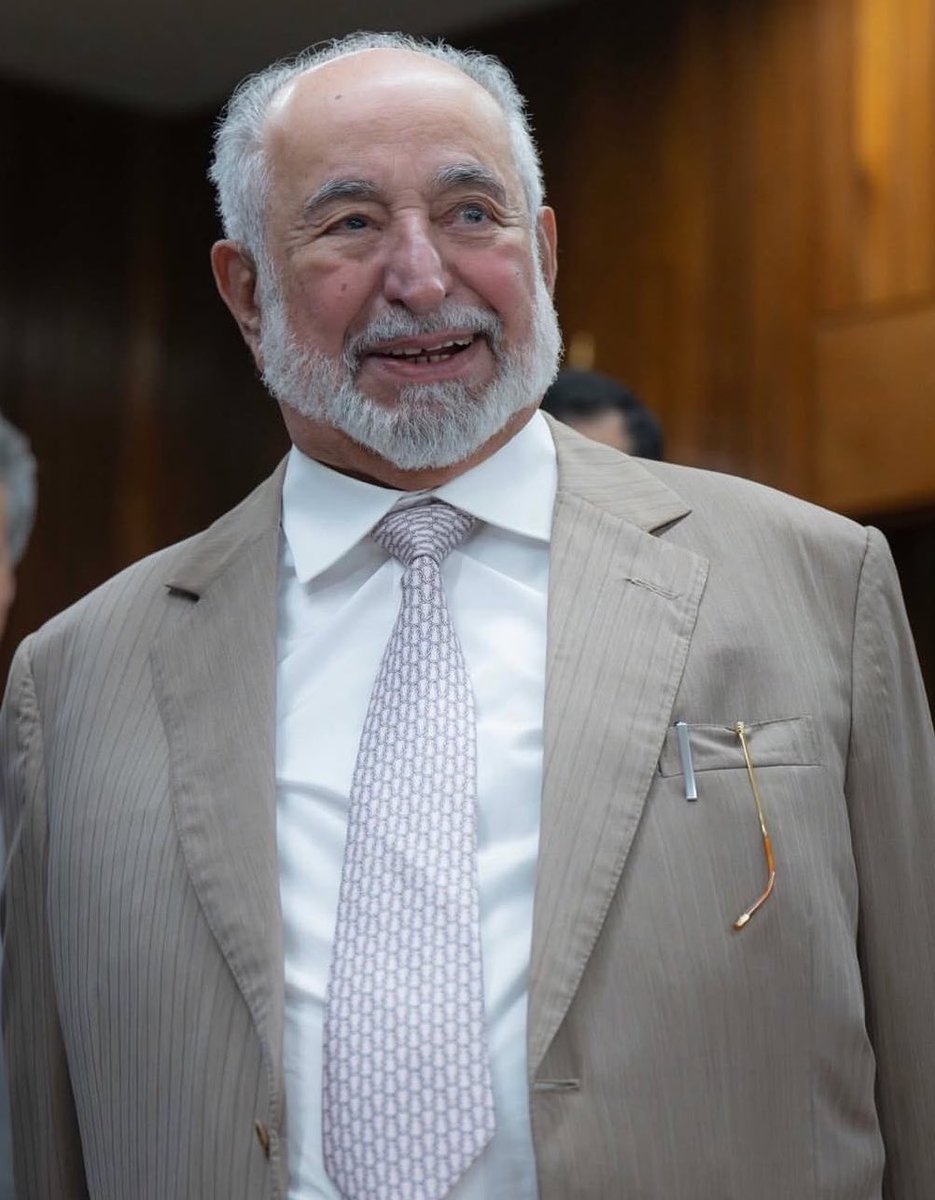 يا رب أسعده كما أسعدنا وامنحه الصحة والعافية واجعل أيامه خيراً وبركةً وطمأنينة