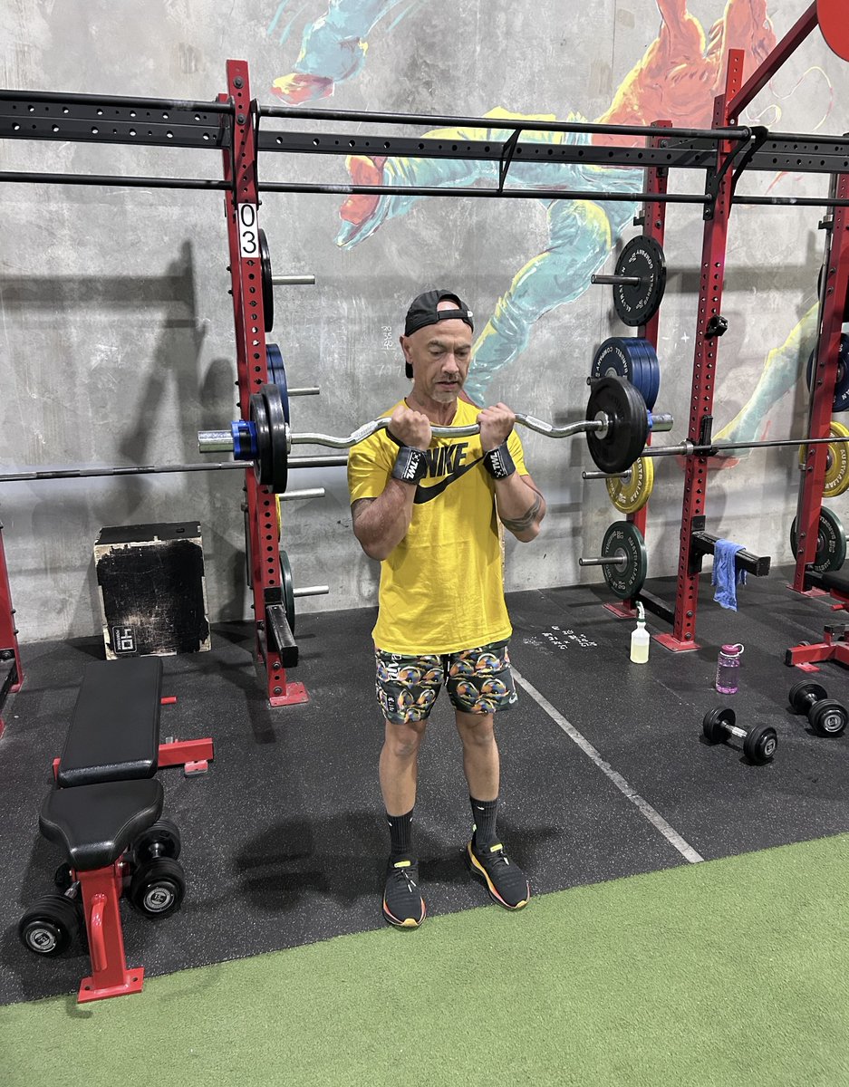 HYROX training demands fuel. Protein for recovery, carbs for energy, consistency to avoid burnout. Simple meals = better training &amp; stronger race prep 🔥
#HYROXFuel #RaceReady
