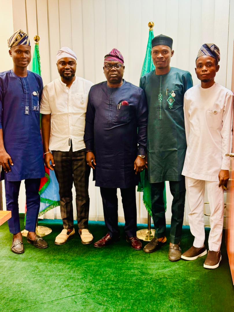 OSYNetwork's tweet image. Ondo State Youth Network met with Hon. Donald Ojogo on Jan 29, 2026, to advance youth development. They proposed building a permanent secretariat and acquiring a bus for outreach programs. Hon. Ojogo pledged support and reaffirmed his commitment to youth empowerment.