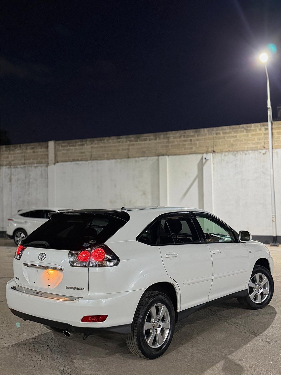 kixe_magari's tweet photo. Make: Toyota 
Model: Harrier 
Year: 2005
Fuel: Petrol
Engine: 2360cc

Price: 35,500,000/-

PAMOJA NA USAJILI https://t.co/HMYDLfZR8x