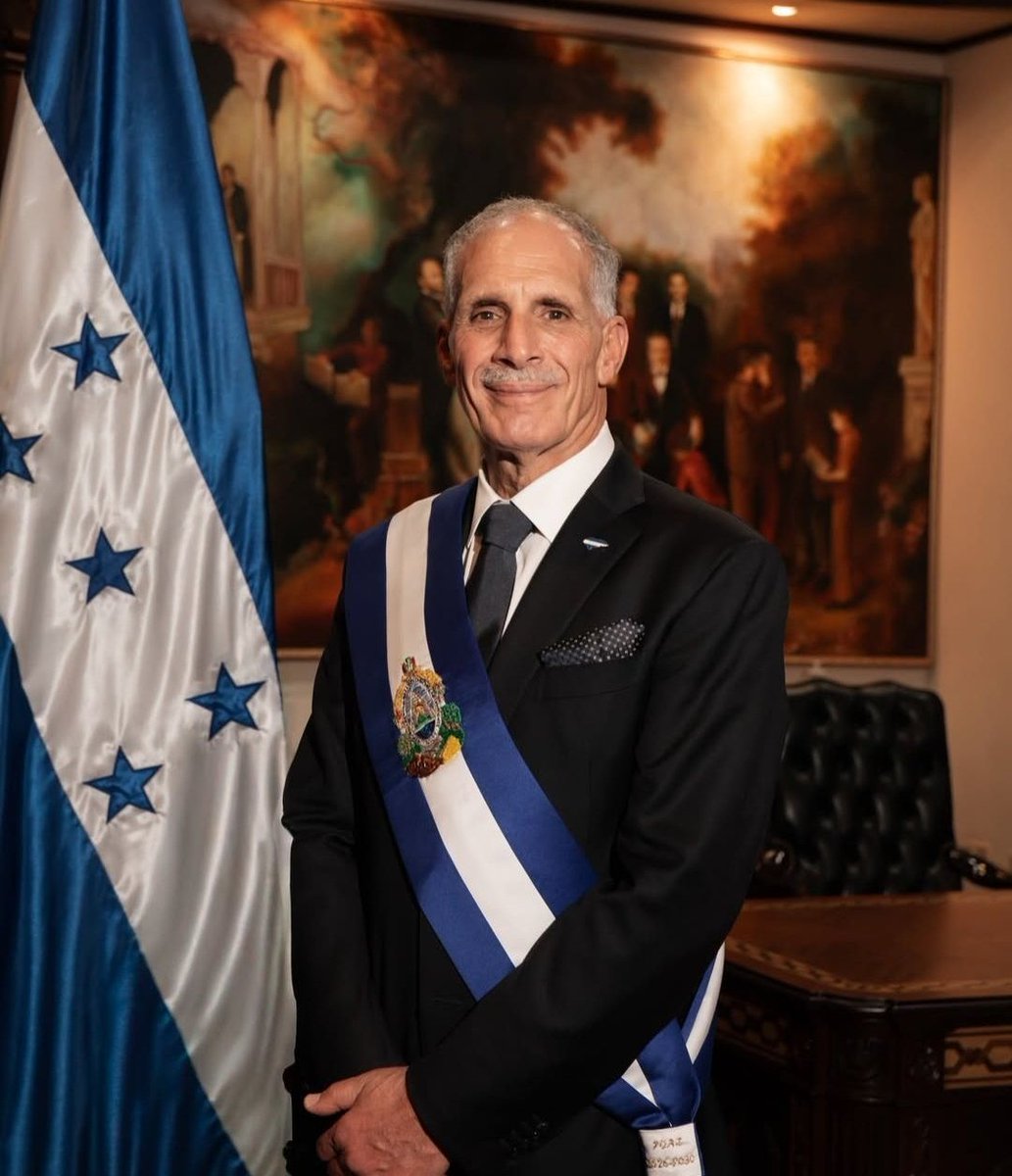 Todos ya sabemos que en el PLH son, hasta cierto punto, moderados, y que LIBRE pasará salpicando por lo más mínimo durante los próximos cuatro años, después de haber callado todo el abuso de poder y la corrupción de su gobierno. 

Por ello, es importante que todos los amigos