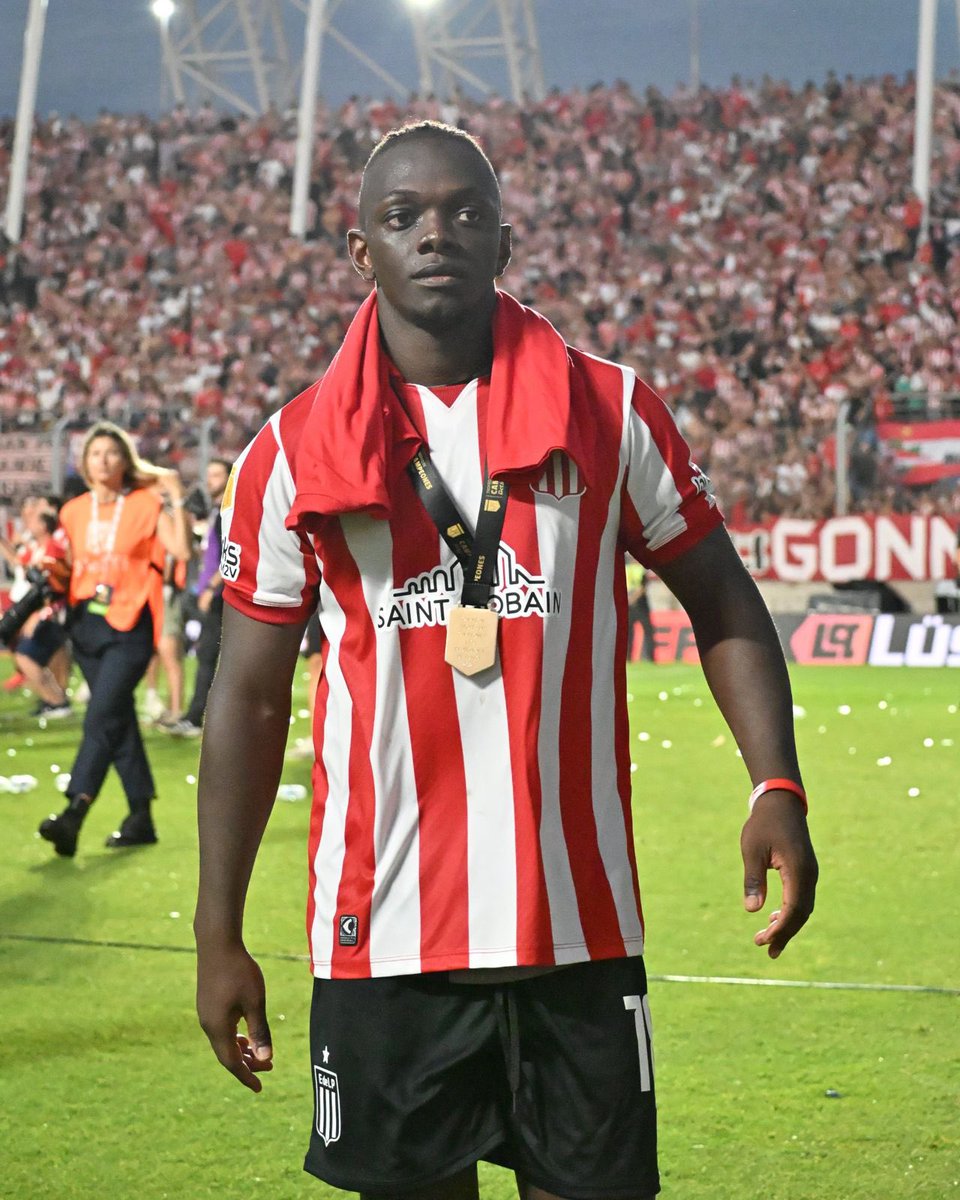 #EDLP

SE VA EL MEJOR JUGADOR COLOMBIANO EN LA HISTORIA DE ESTUDIANTES

EL EXTRANJERO MÁS GANADOR

EDWUIN STIVEN CETRÉ ANGULO

HASTA SIEMPRE DRAGÓN

TREMENDO CHAD

❤️ ❤️ ❤️