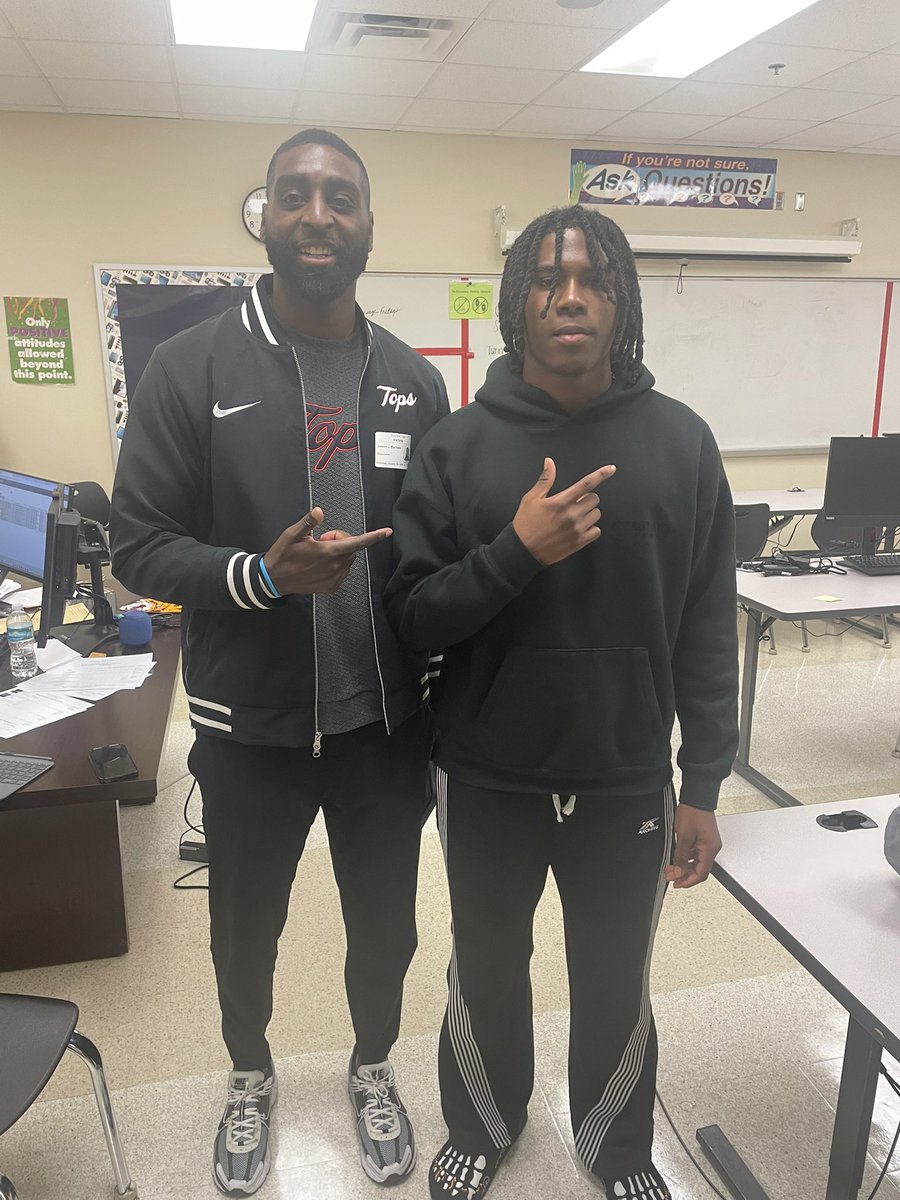 Javier D. Harris tweet media