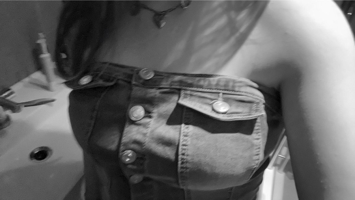 I’m bored and can’t sleep #nsfw #nsfwtwt #boobs #tits