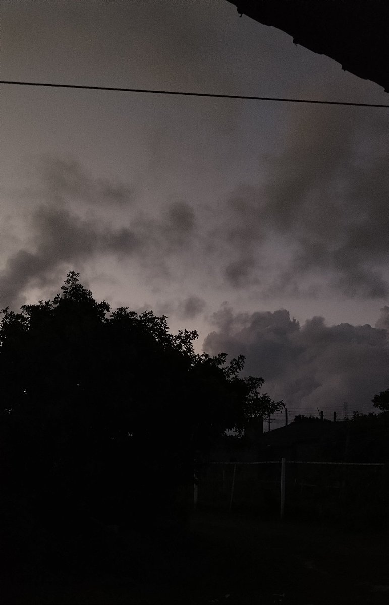 _ScottSandy's tweet image. As nuvens carregadas já estão chegando 🌩️