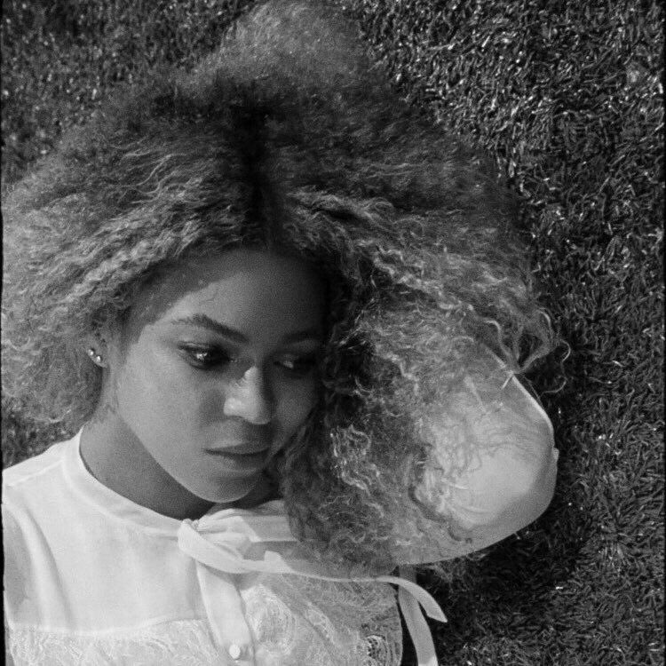 her sadness in this picture making me homicidal i will kill someone.