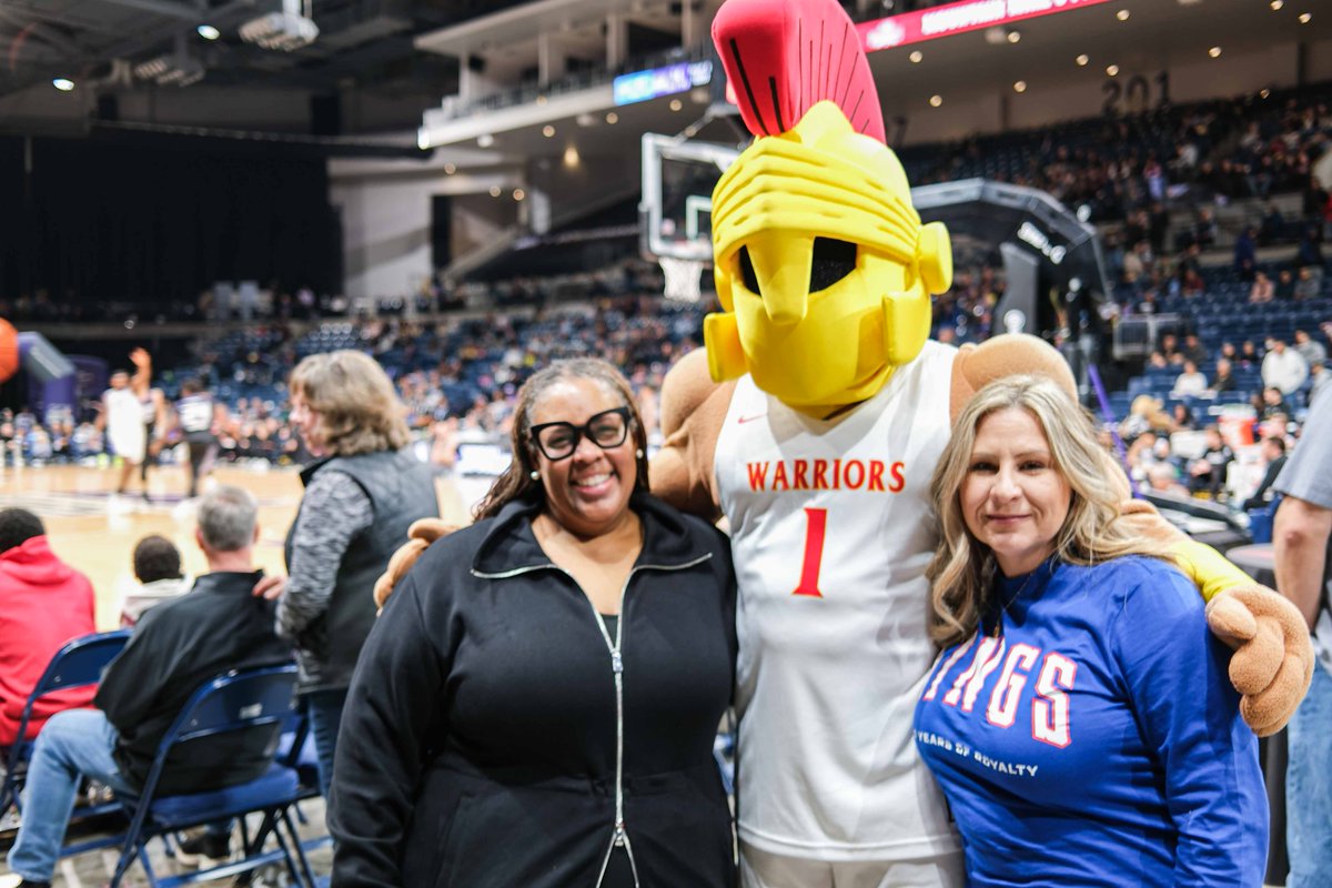 stan_state's tweet image. Community, collaboration and a birthday celebration. 🎉 Titus had a blast celebrating Dunkson with the Stockton Kings and mascot friends from across the region! ❤️💛