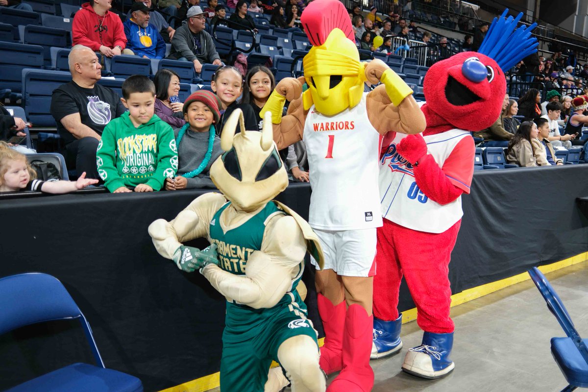 stan_state's tweet image. Community, collaboration and a birthday celebration. 🎉 Titus had a blast celebrating Dunkson with the Stockton Kings and mascot friends from across the region! ❤️💛