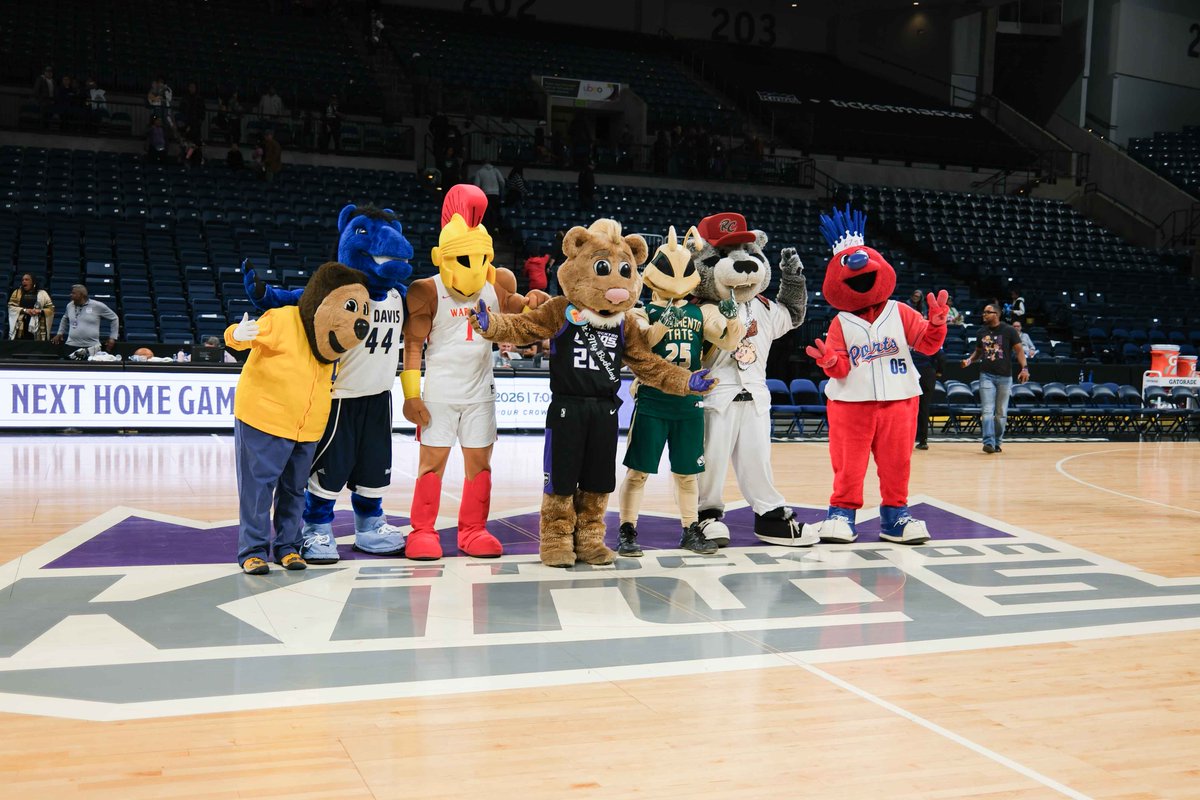 stan_state's tweet image. Community, collaboration and a birthday celebration. 🎉 Titus had a blast celebrating Dunkson with the Stockton Kings and mascot friends from across the region! ❤️💛