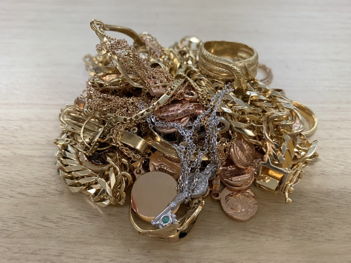 金・プラチナお売りください【大黒屋 甲府昭和通り店】 金貨・コイン・インゴット・喜平・ジュエリーやアクセサリー等なんでも1ｇ１個から無料査定にて高価買取いたします。  金・プラチナ・パラジウムの買取（換金）なら大黒屋甲府昭和通り店にお気軽にご相談下さい。