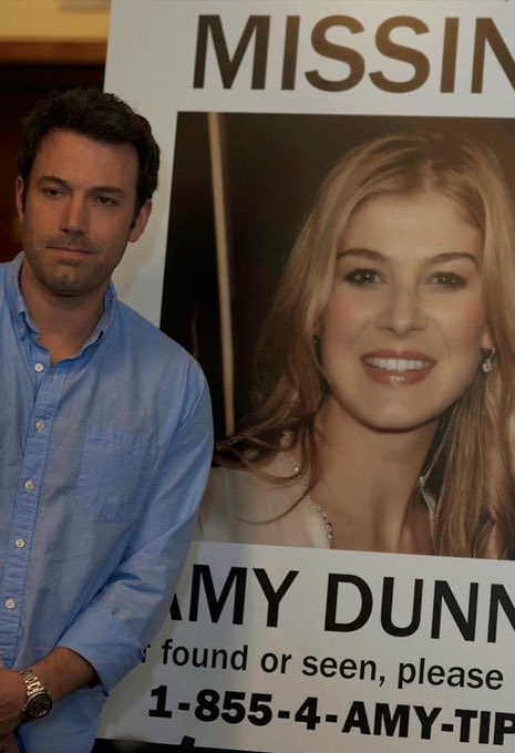 RealEmirHan's tweet photo. Did you know that in Gone Girl the picture of Amy Dunne on the missing poster is actually a picture of Rosamund Pike from an event in 2011. https://t.co/zW5FxZSirn