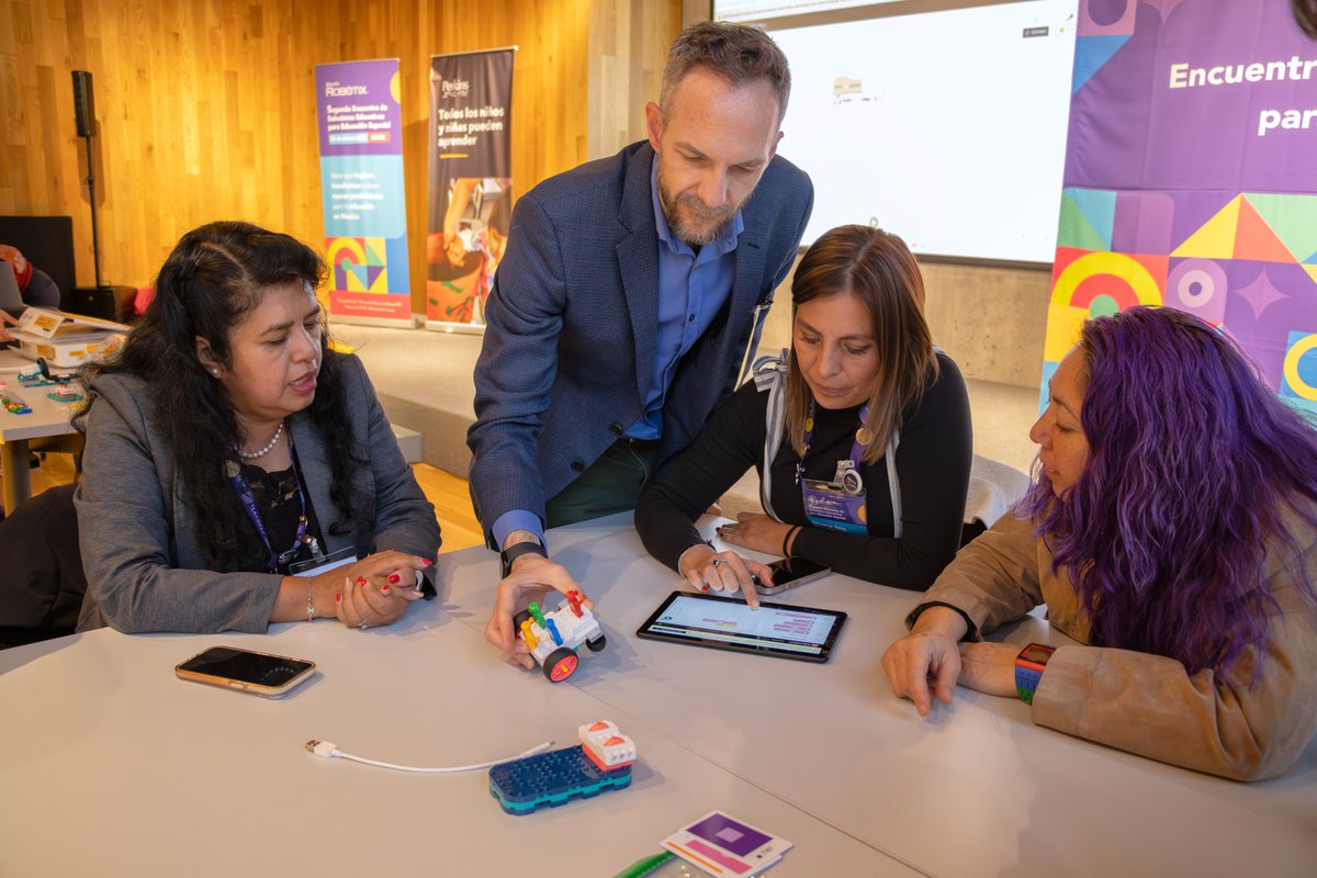 Fundación RobotiX tweet media