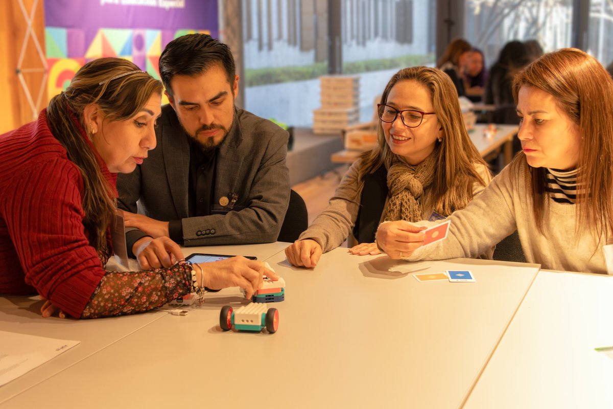 Fundación RobotiX tweet media