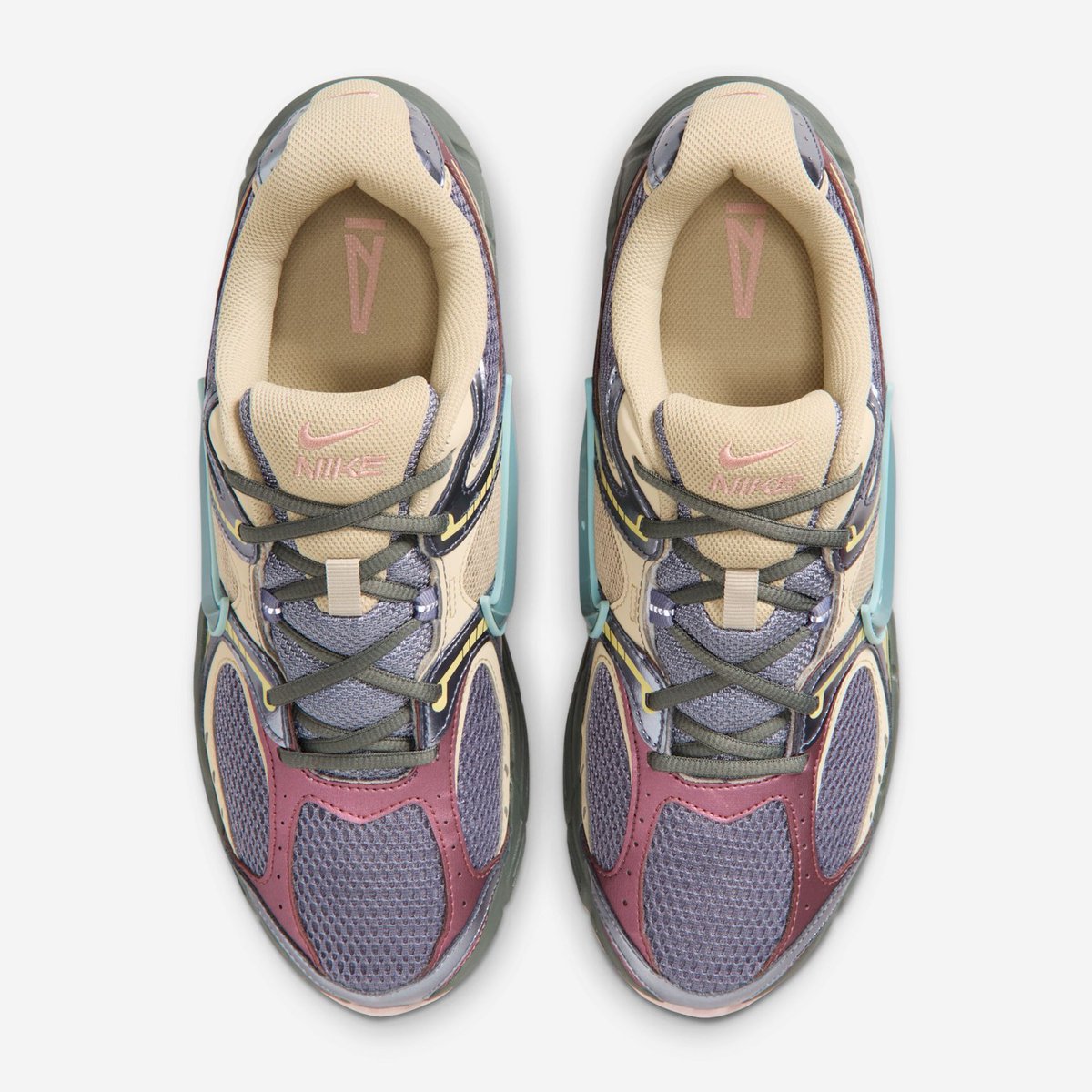 ModernNotoriety's tweet image. FIRST LOOK: A Ma Maniére x Nike V5 RNR 👀

🗓️ Spring 2026
🏷️ $95