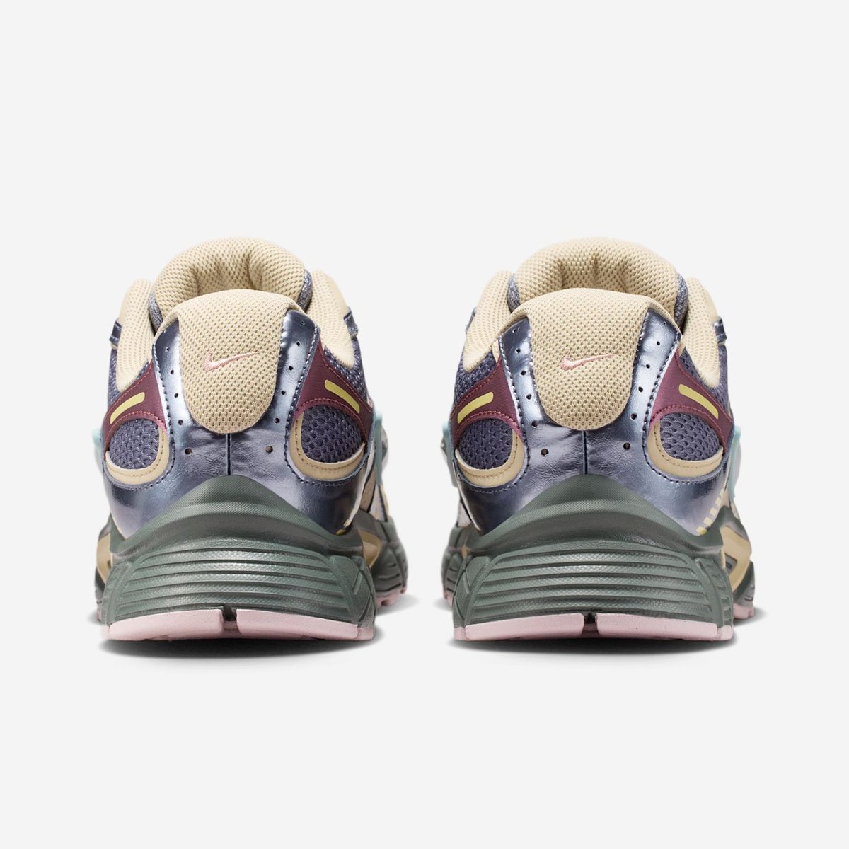 ModernNotoriety's tweet image. FIRST LOOK: A Ma Maniére x Nike V5 RNR 👀

🗓️ Spring 2026
🏷️ $95