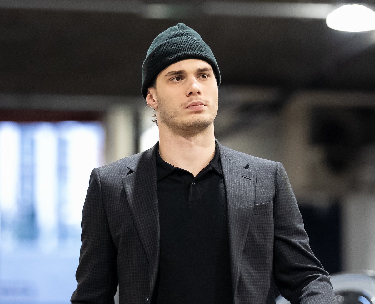 SLAFNATION's tweet image. still mourning the facial hair btw