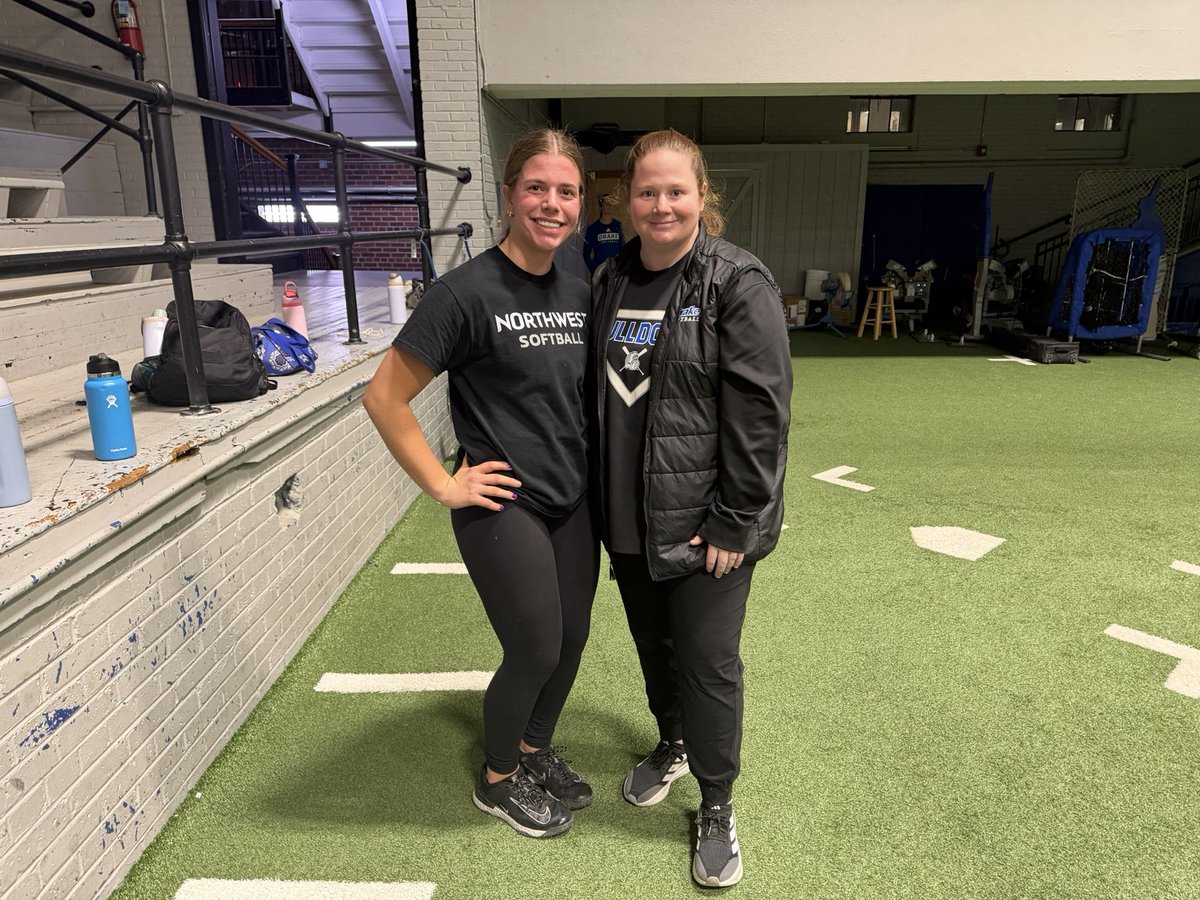 Had a great time at the Drake catching clinic last night! Thank you Coach Diehl, Coach Marshall, and all of the players for the great feedback!   I loved getting to break down blocking, framing, and throwing! 
<a href="/LindsayDiehl00/">Lindsay Diehl</a> <a href="/Jennmarsh27/">Jenn Marshall</a> <a href="/DrakeSoftball/">Drake Softball</a>