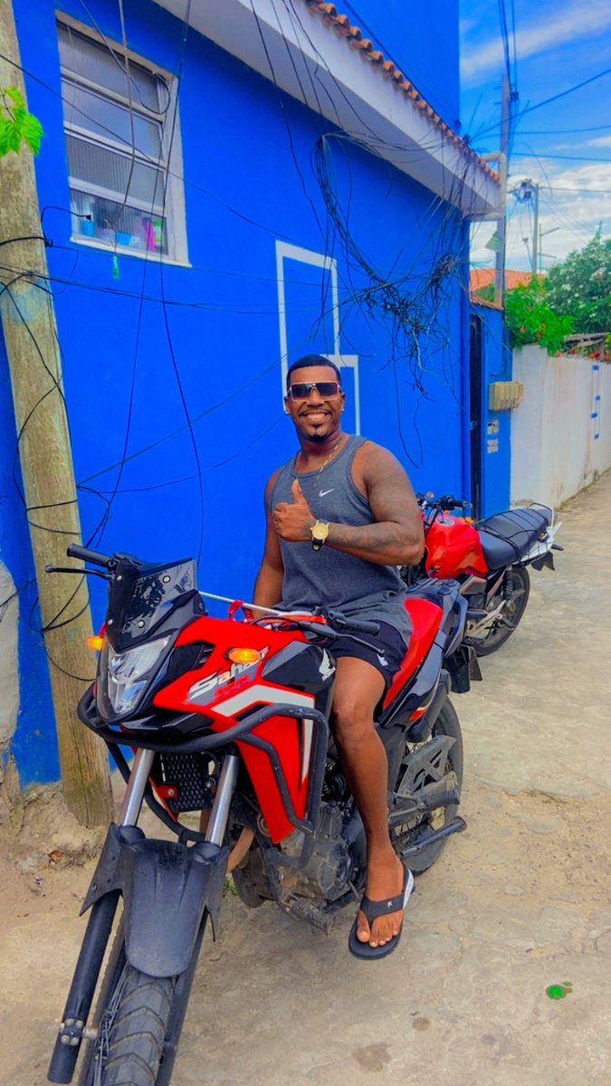 Nós vem do pouco, e nós vai chegar no muito, porq nós tá sempre atrás da melhoria ✍🏾