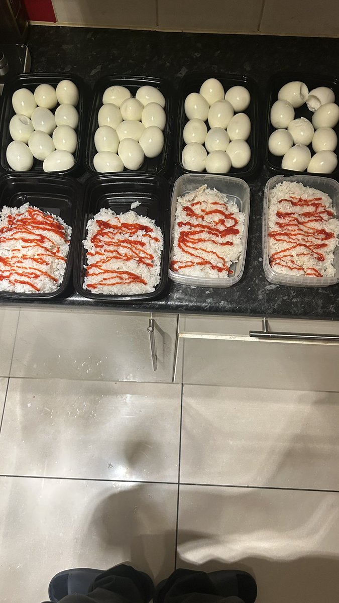 iamcobbina's tweet image. Lunch for 2 days. 

I understand.