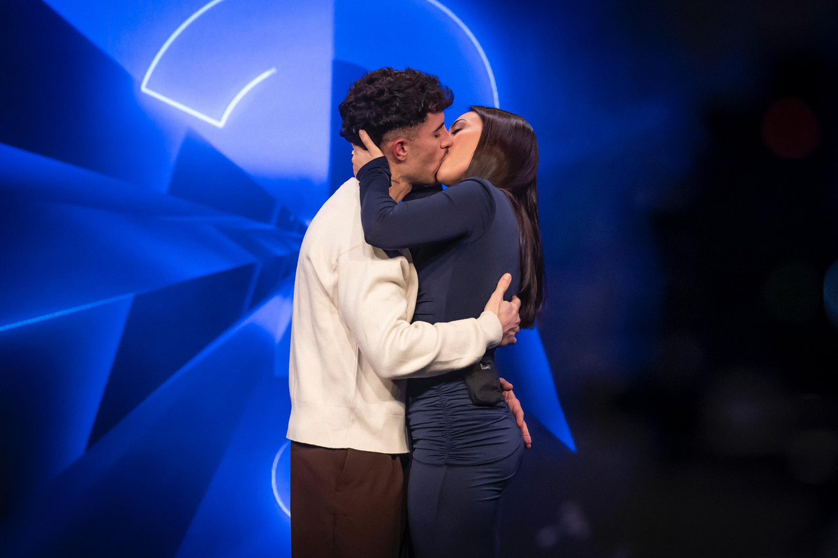 ZeppelinTV's tweet image. Juanpi y Mara se han reencontrado esta noche en #GHDúoGala4 💥 #GHDúo29E