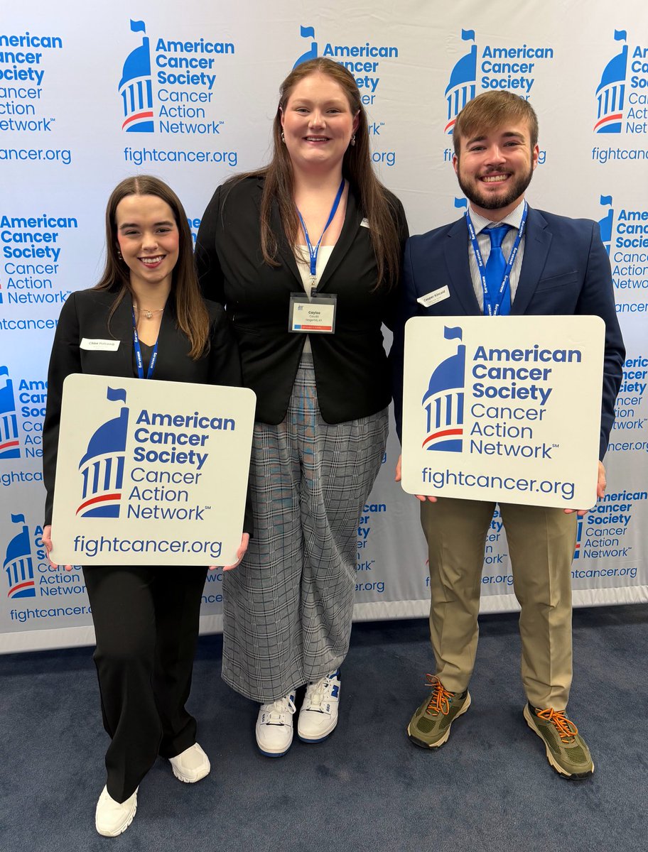 ACSCANKY's tweet photo. Legislators, staff, ACS CAN volunteers, and other advocates laced up their shoes for our Suits and Sneakers Day dedicated to cancer awareness! Now we want the legislature to continue the momentum and advance our policy priorities to reduce the cancer burden in KY. #KYGA26 https://t.co/jrd4ZqTYAx