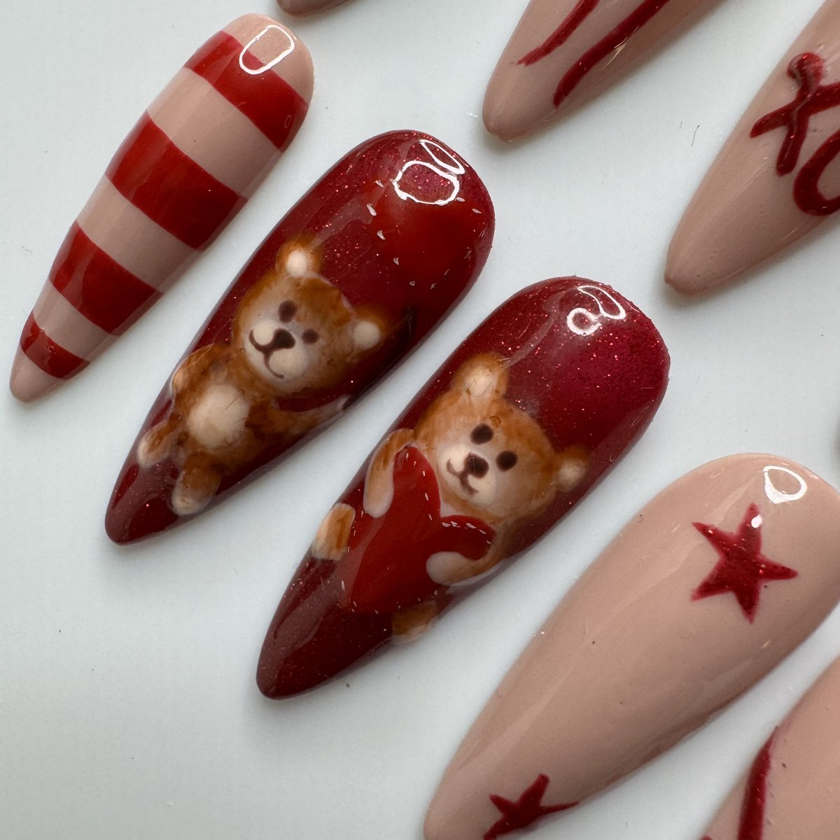doperthnurnails's tweet photo. teddy bear valentine’s nails🧸🎈❣️ https://t.co/eiBdOgxeLD