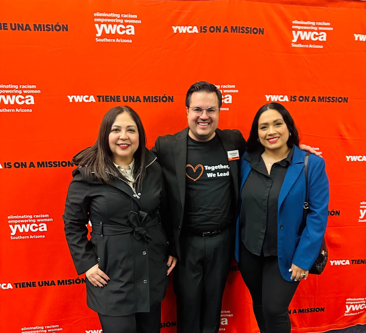 ConsulMexNog's tweet photo. 🙌Acompañamos a nuestros amigos de Women's Business Center of Southern Arizona - WBC en su Conferencia Anual de Liderazgo de Mujeres 2026, Edición #37. 

Un espacio inspirador, de empoderamiento y crecimiento personal y profesional. 👩👩‍🦰👩‍🦱👩‍🦳

#LiderazgoFemenino https://t.co/kUlIc9jPUE