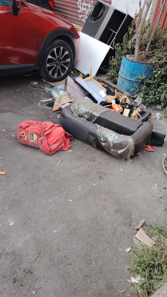 <a href="/mauriciotabe/">Mauricio Tabe Echartea</a>
<a href="/gabysalido/">Gaby Salido</a> ​Solicitamos apoyo, para el retiro del cuerpo de un canino en la Col. Pensil, <a href="/AlcaldiaMHmx/">Alcaldía Miguel Hidalgo</a>.  Lago Gran oso 47.  Es un foco de infección y un tema de dignidad.
 <a href="/UCS_GCDMX/">Unidad de Contacto del Secretario SSC CDMX</a> @SuSumaMH @SeNaSa_CDMX
#MiguelHidalgo #ColoniaPensil #CDMX