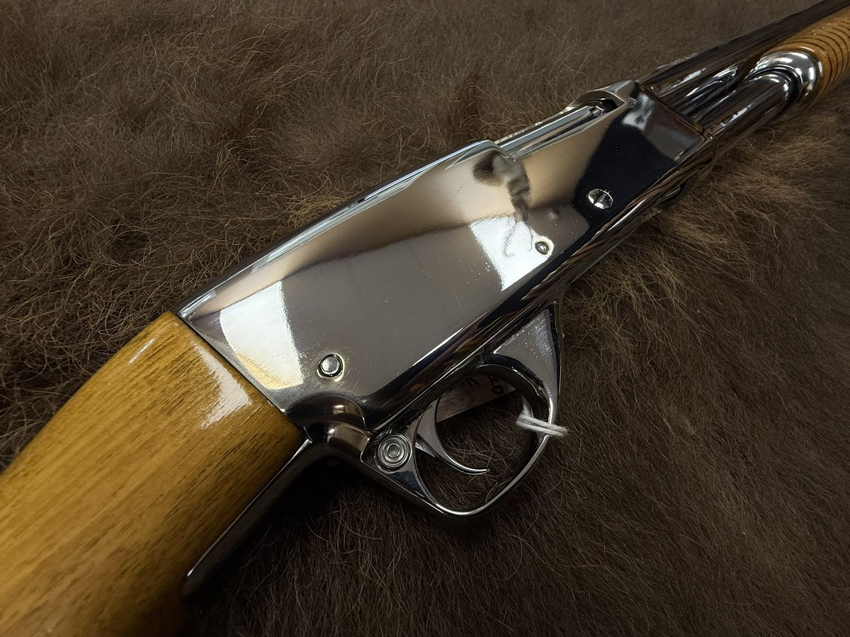 LTArms1's tweet image. It’s vintage, it’s a pump, and it’s CHROME!! #pumpaction #shotgun #shotguns #chrome