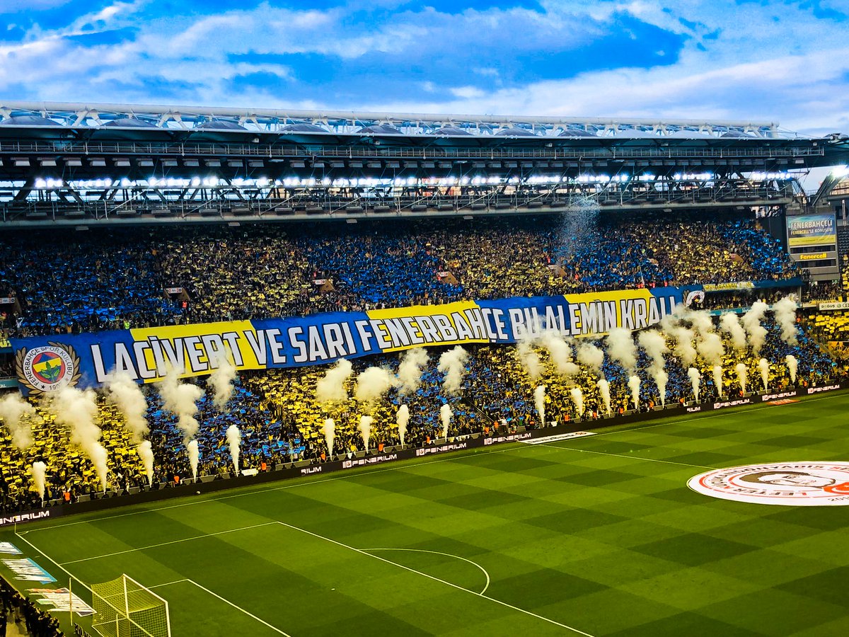 Günaydın dünyanın en güzel, en şerefli, en büyük takımı Fenerbahçe!💛💙
Bugün yeni bir gün, yeni umutlar... Lookman Fener'e, Kante Fener'e, yıldızlar Fener'e gelsin! Kadro tamamlansın, şampiyonluk yolu açılsın inşallah🙏#LookmanFenere #Fenerbahçe #SarıLacivert #Günaydın
